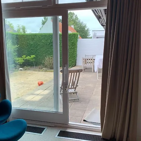 Holiday home Vintage Vakantiebungalow In Oostduinkerke Koksijde