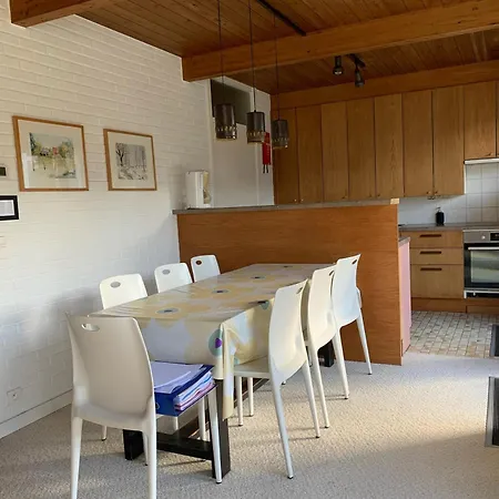 Vintage Vakantiebungalow In Oostduinkerke